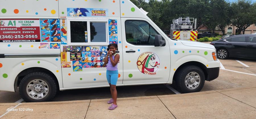 Families at an A1 Ice Cream event in Pearland TX